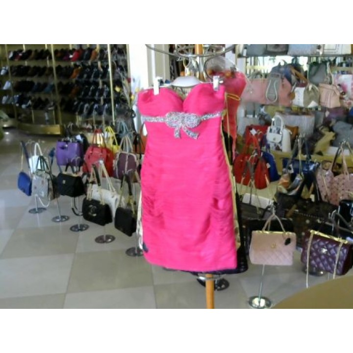 Платье короткое фукси по талии стразы бант впереди DE NADDI (1055) [розовый]