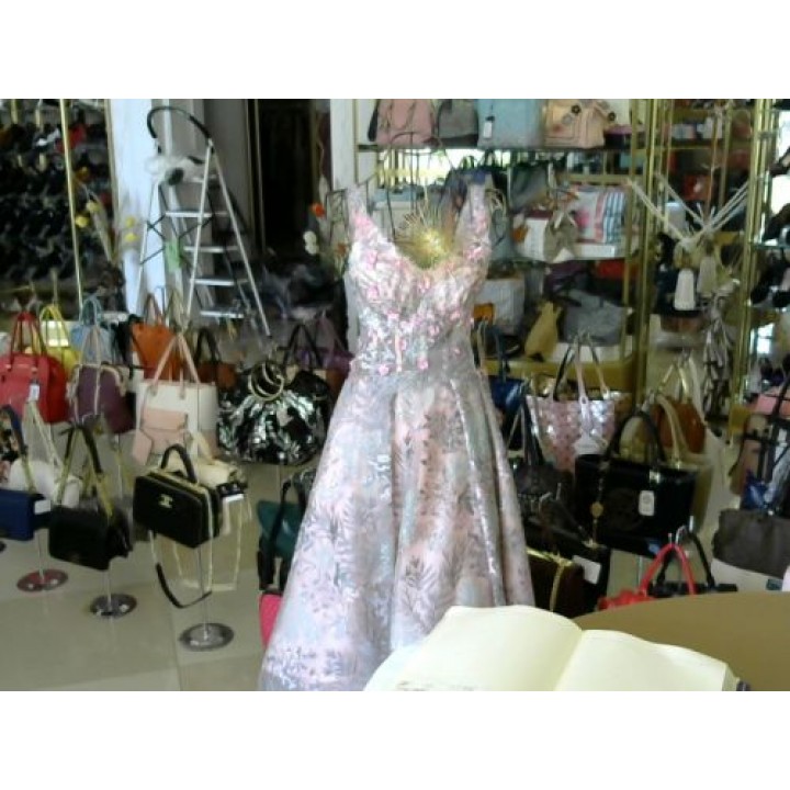 Платье вечернее нежног розовая основа серый фатин расшто цветами и бисером спереди короче юбка сзади длинее Aeelis (VE216050A)